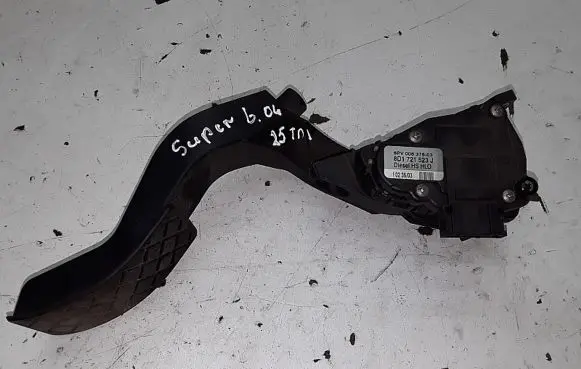 Skoda Superb B5 (3U) Accelerator throttle pedal 8D1721523J