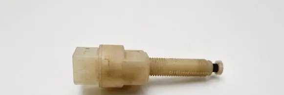 Volkswagen PASSAT B5 Brake pedal sensor switch 4A0945515A