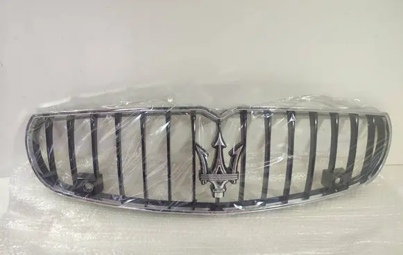 Maserati Quattroporte Front bumper upper radiator grill 670013782