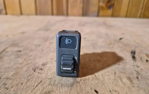 Volvo S70 V70 V70 XC Headlight level height control switch 9162960