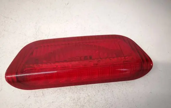Nissan Juke I F15 Third/center stoplight