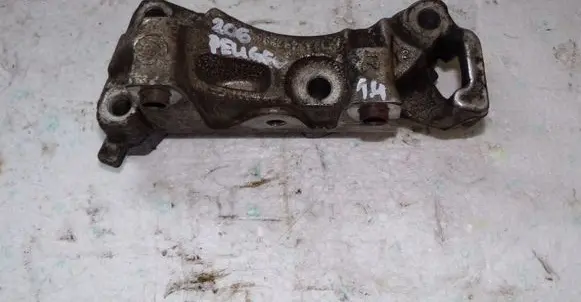 Peugeot 206 Engine mounting bracket 9643574880