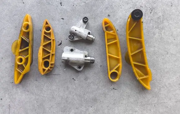 Hyundai Tucson TL Timing belt/chain tensioner 
