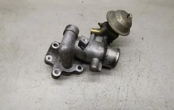 Toyota Yaris Throttle valve 33010