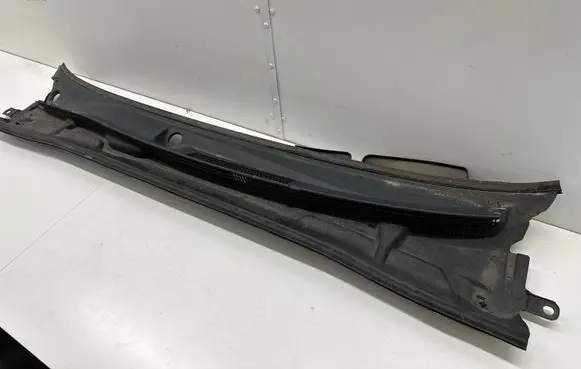 Toyota Camry VIII XV70 Wiper trim 5570833281