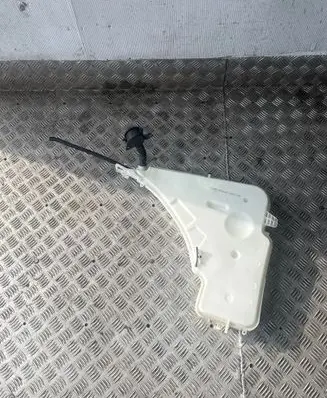 BMW 4 F36 Gran coupe Windshield washer fluid reservoir/tank 7241679