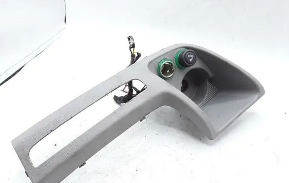 Cup holder front