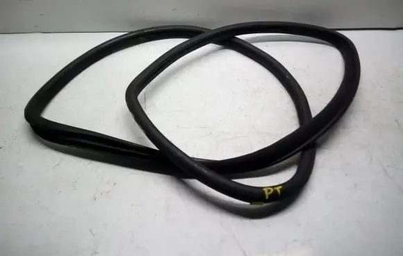 Mercedes-Benz C W203 Rubber seal front coupe door 