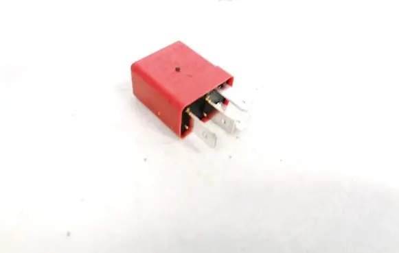 Alfa Romeo Mito Other relay 11130885E D272