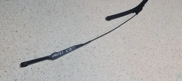 Opel Combo C Front wiper blade arm 09225624