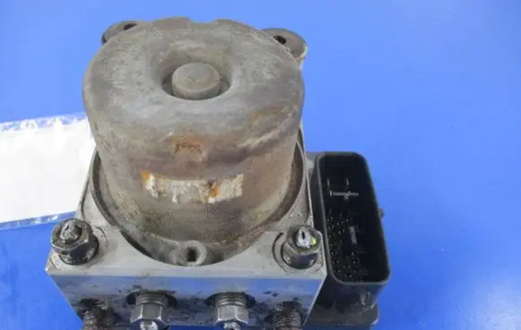 Mazda Demio ABS Pump D269437A0