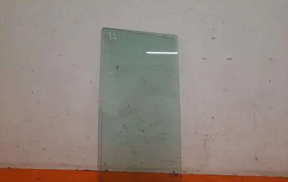 Volkswagen Cross Touran I Rear door window glass 43R-001057