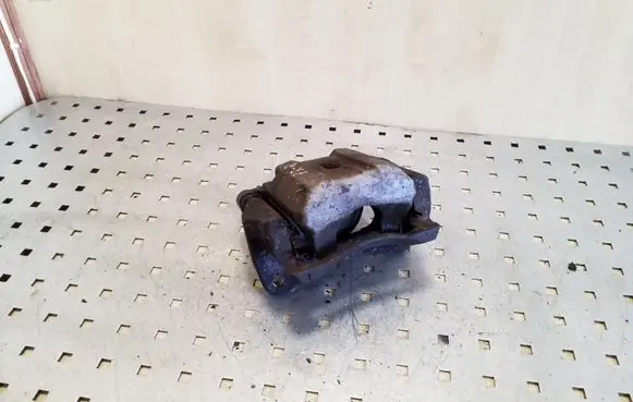 Toyota Prius (XW20) Front brake caliper
