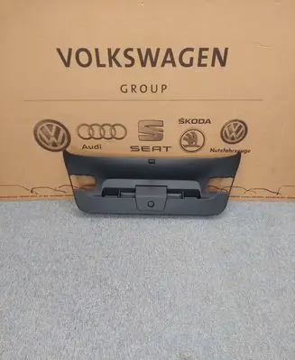 Volkswagen Golf VII Tailgate trim 5G6867605E 5G6.867.605E
