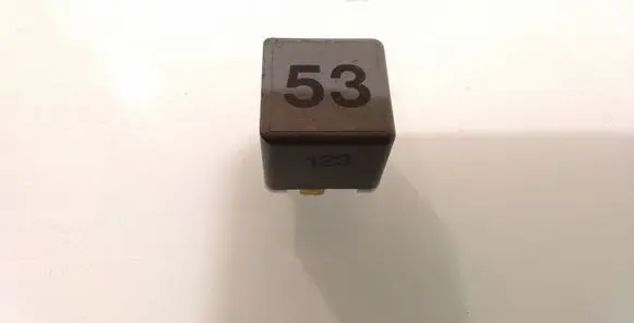 Volkswagen Golf III Other relay 141951253B
