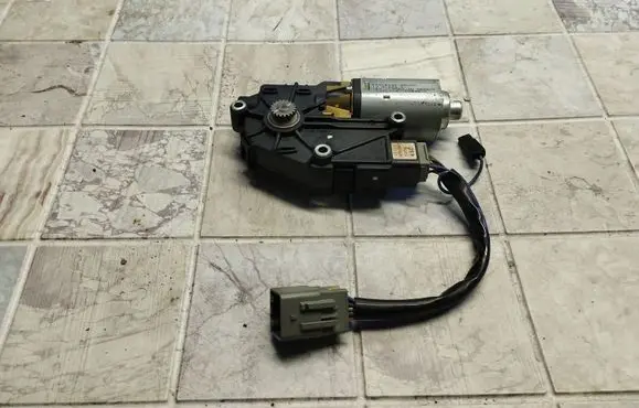 Sunroof motor/actuator