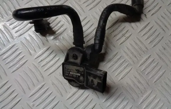 Skoda Octavia Mk2 (1Z) Air pressure sensor 036906051G 0261230081