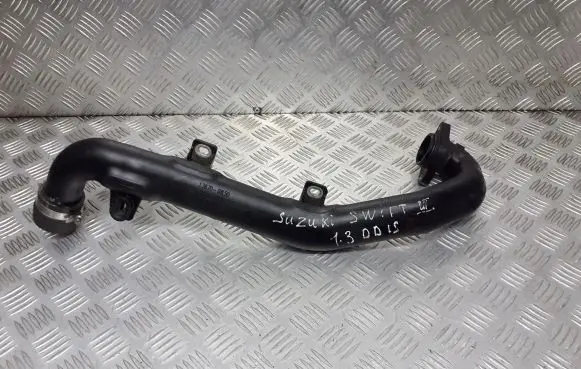 Suzuki Swift I Air intake hose/pipe 13670-68L50