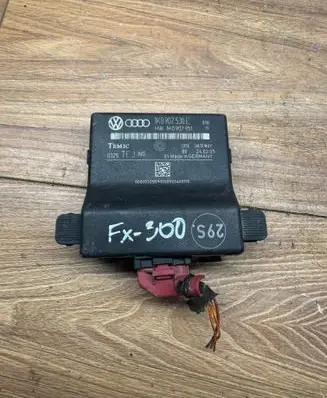Volkswagen Touran I Gateway control module 1K0907530E 1K0907951