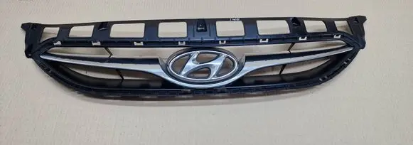 Hyundai i40 Front bumper upper radiator grill 863513Z000