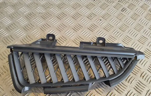 Mitsubishi Grandis Front bumper upper radiator grill MN145455
