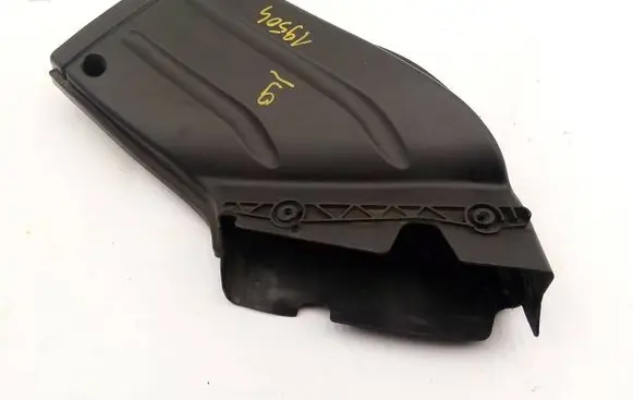 Audi A4 S4 B7 8E 8H Air intake duct part 8E0129618E