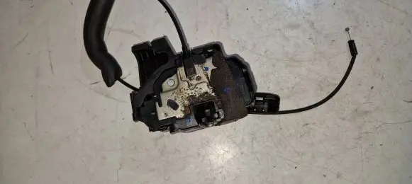 Renault Megane III Front door lock 805020007R