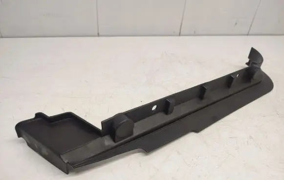 Renault Fluence Fender mounting bracket 638213482R