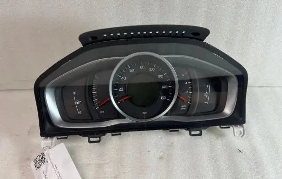Volvo S60 Speedometer (instrument cluster) 31327751