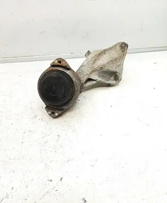 BMW 1 E82 E88 Engine mounting bracket 6764574