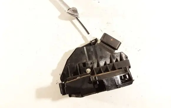 Volvo S60 Front door lock 31301740