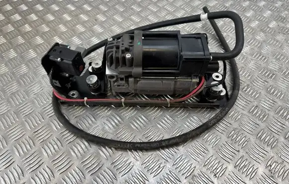 BMW 5 F10 F11 Air suspension compressor/pump 6850595