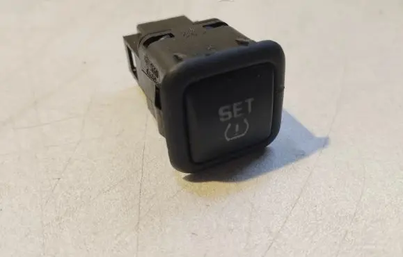 Skoda Fabia Mk2 (5J) TPMS reset button 5J0927127