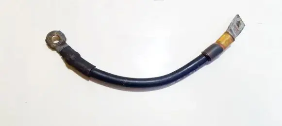 Volkswagen Golf V Positive cable (battery)