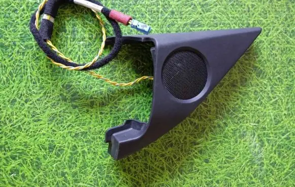 Front door high frequency speaker