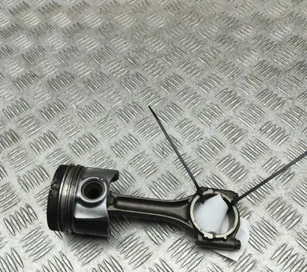 Volkswagen Polo V 6R Piston 04B107065F 04B105401C