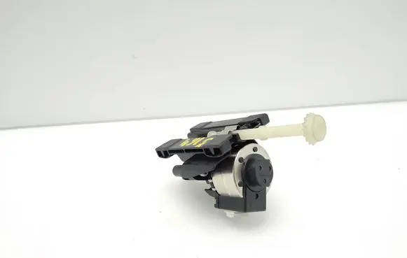 Mercedes-Benz E W212 Headlight level adjustment motor 1307220036 PL35L024YGV6 TC6113F