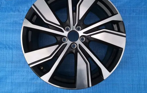 Volvo XC40 R20 alloy rim 32134538