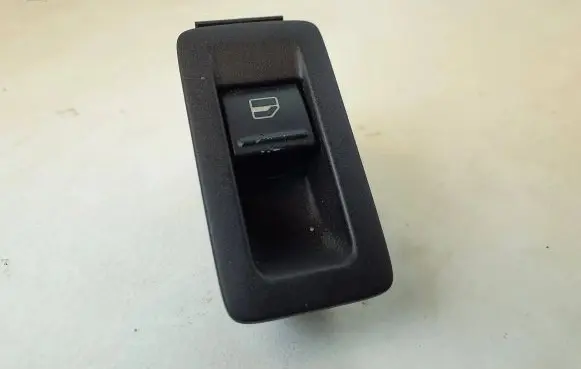 Volkswagen Touran I Electric window control switch 1K0959851 097404S