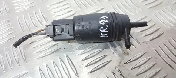 BMW 1 E81 E87 Windscreen/windshield washer pump 8377612
