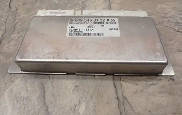 Mercedes-Benz C W202 ABS control unit/module 0195453132