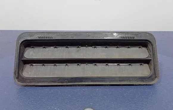 Maserati Levante Intercooler air guide/duct channel 15143604