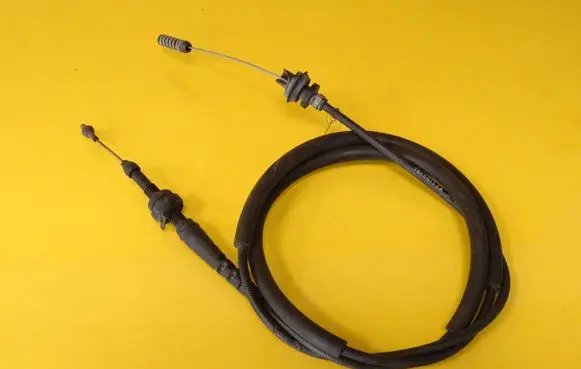 Volkswagen New Beetle Throttle cable 1J1721555K