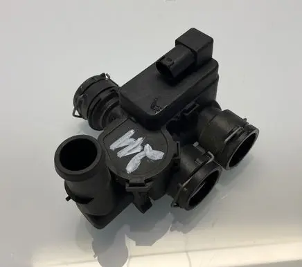 Mercedes-Benz E W211 Coolant heater control valve A2118320084 2118320084