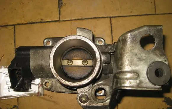 Ford Fiesta Throttle body valve 