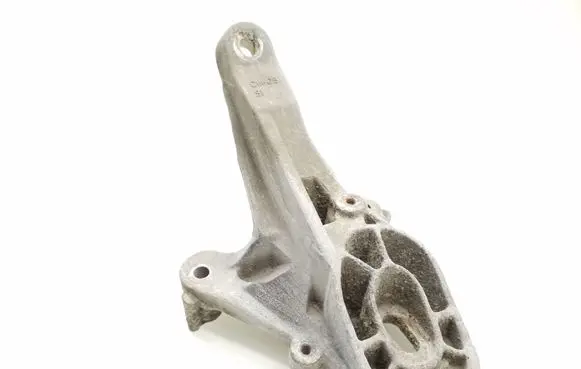 Gearbox mounting bracket