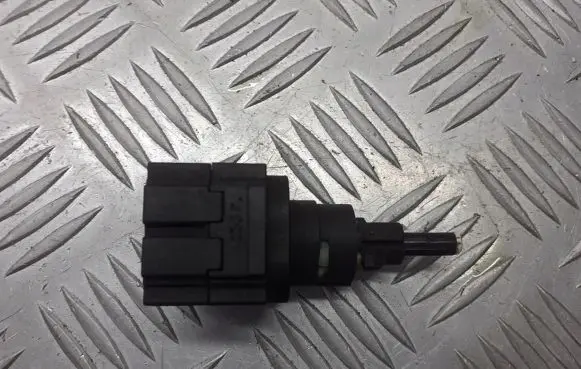 Skoda Fabia Mk1 (6Y) Brake pedal sensor switch 6Q0945511