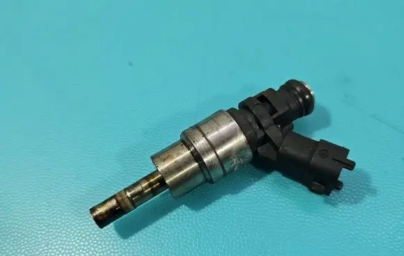 Fuel injector