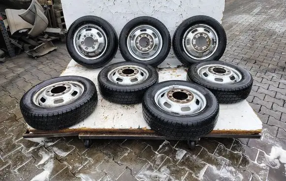 Iveco Daily 35 - 40.10 R16 spare wheel 