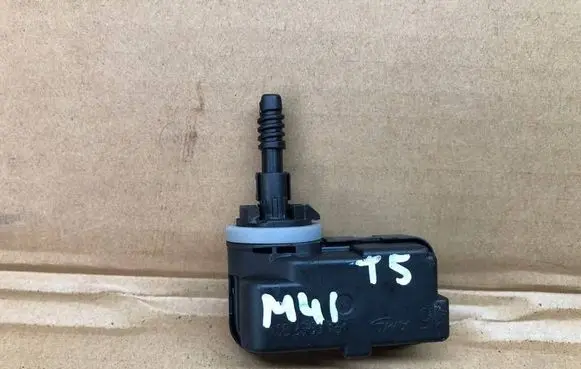 Volkswagen Transporter - Caravelle T6 Headlight level adjustment motor 5G0941295A